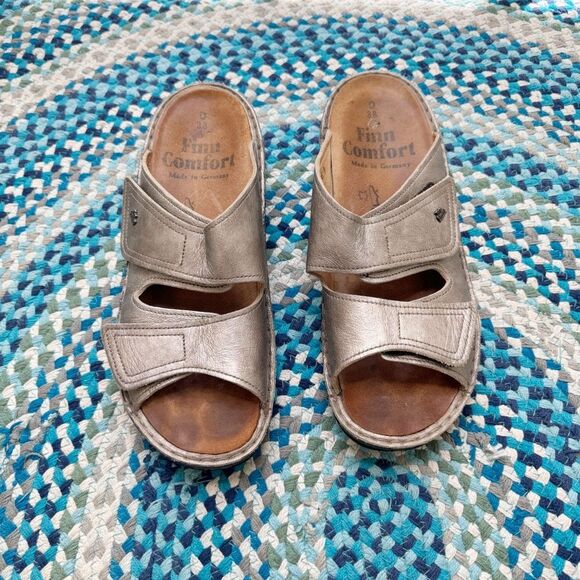 Finn Comfort Shoes - Finn Comfort Low Platform Gold‎ Strap Sandals